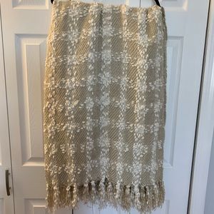 ❌SOLD❌Pier 1 Ivory and Beige Throw Blanket